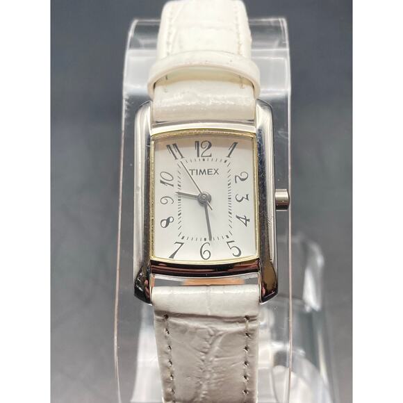 Timex Womens Petite Watch 18mm with New Battery - Adjustable Leather Band - Picture 1 of 10